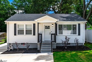 8 Antioch Dr, Greenville, SC 29605
