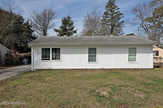 115 6th St, Barnegat, NJ 08005