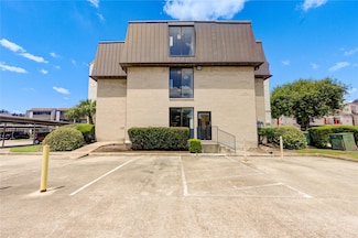 3025 Walnut Bend Ln Unit 16, Houston, TX 77042