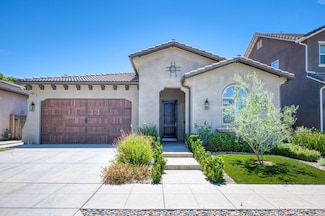 2854 Deauville Ave, Clovis, CA 93619