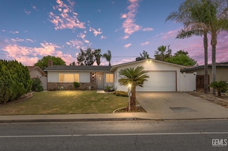 3700 Wenatchee Ave, Bakersfield, CA 93306
