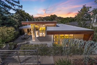 211 Manor Dr, San Carlos, CA 94070