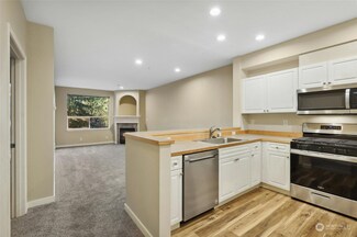 12530 Admiralty Way Unit D202, Everett, WA 98204