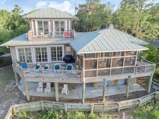 522 E Huron Ave, Folly Beach, SC 29439
