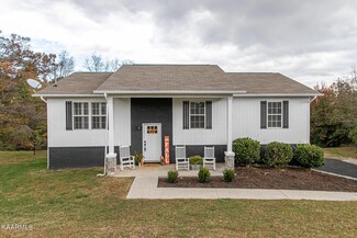127 Byrd Ln, Dandridge, TN 37725