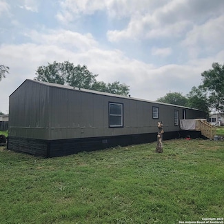 1201 Terrel Ave, Jourdanton, TX 78026