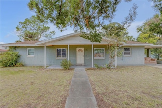 904 Wilkins St, New Smyrna Beach, FL 32168