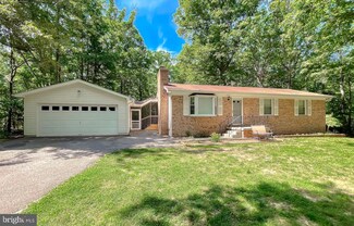 37167 E Lakeland Dr, Mechanicsville, MD 20659