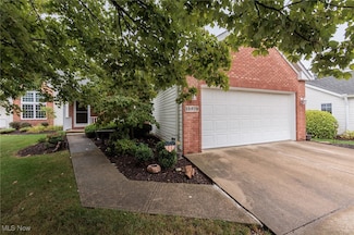 12579 Woodberry Ln, Strongsville, OH 44149