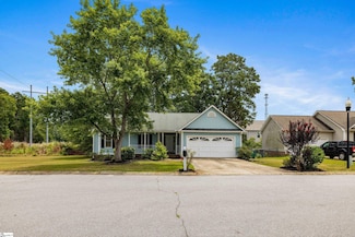 404 Frostberry Ct, Fountain Inn, SC 29644