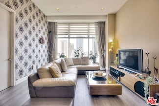 3223 W 6th St Unit 906, Los Angeles, CA 90020