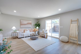 2017 Quadros Ln, San Jose, CA 95131