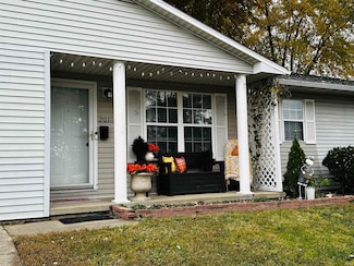 201 SW 3rd St, Washington, IN 47501