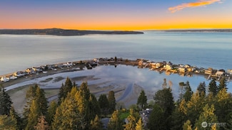10220 NE Lafayette Ave, Bainbridge Island, WA 98110