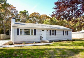 91 Rudder Rd, Hyannis, MA 02601