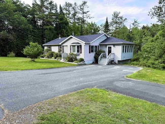 257 Crane St, Littleton, NH 03561