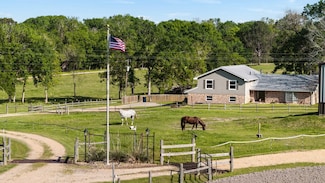 2355 Jackson League Cir, Brenham, TX 77833