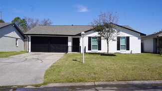 302 Grantham Rd, Baytown, TX 77521