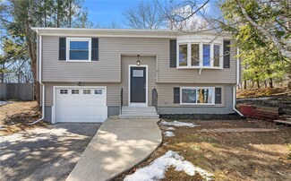 9 Camille Dr, Johnston, RI 02919