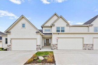4015 NE Sagamore Dr Unit B, Lee's Summit, MO 64064