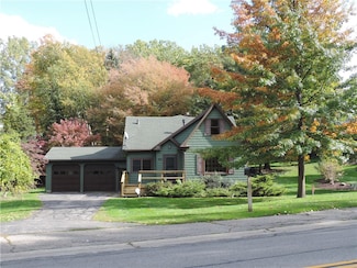 872 Thomas Ave, Rochester, NY 14617