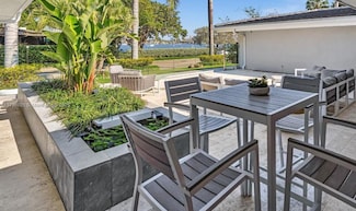 840 S Southlake Dr, Hollywood, FL 33019