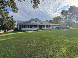 414 Cedar St, Lawton, IA 51030