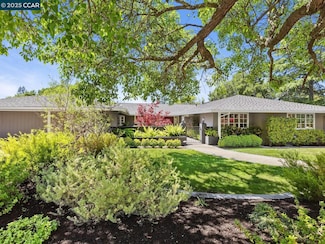 536 Tahos Rd, Orinda, CA 94563