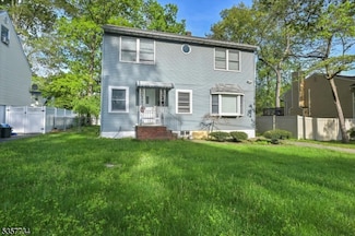 136 Maplewood Ave, Wayne, NJ 07470
