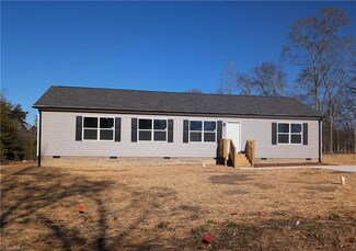 2174 Meadow Ridge Rd, Burlington, NC 27217