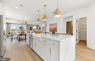 19814 Lavender Dust Square, Ashburn, VA 20147