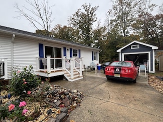 6 Hawthorne Dr, Rio Grande, NJ 08242