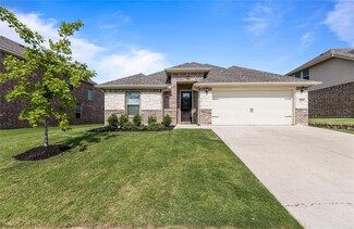 609 Bayonet Dr, White Settlement, TX 76108