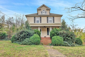 1203 Fairmont Dr, Vinton, VA 24179