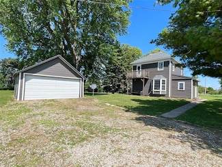 6285 E 28th St N, Newton, IA 50208