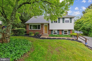 4 Woodview Rd, Malvern, PA 19355