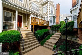 452 Overlook Dr, Occoquan, VA 22125