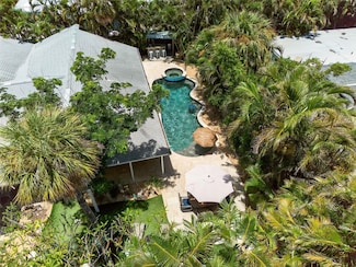 402 71st St, Holmes Beach, FL 34217