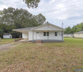 2736 Bobo Section Rd, Hazel Green, AL 35750