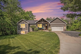 145 Lakeview Dr, Wayland, MI 49348