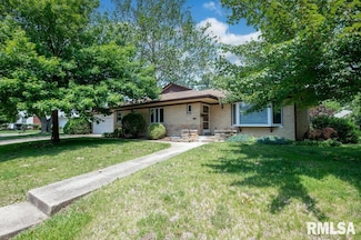 435 W Crestwood Dr, Peoria, IL 61614