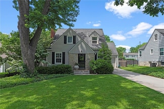 5444 Canterbury Rd, Fairway, KS 66205