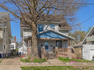1104 N Madison St, Bloomington, IL 61701