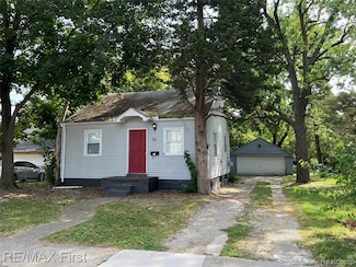 70 E Rutgers Ave, Pontiac, MI 48340