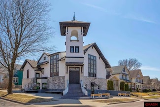 929 N 4th St, Mankato, MN 56001