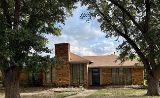 1611 Walker Dr, Carrollton, TX 75007