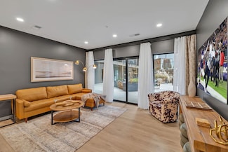635 7th Ave S Unit 203, Nashville, TN 37203