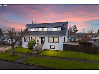 407 S 5th St, Cottage Grove, OR 97424