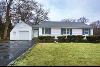 40 Heatherland Rd, Newton Highlands, MA 02461
