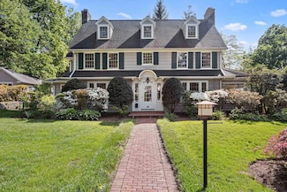92 Walworth Ave, Scarsdale, NY 10583